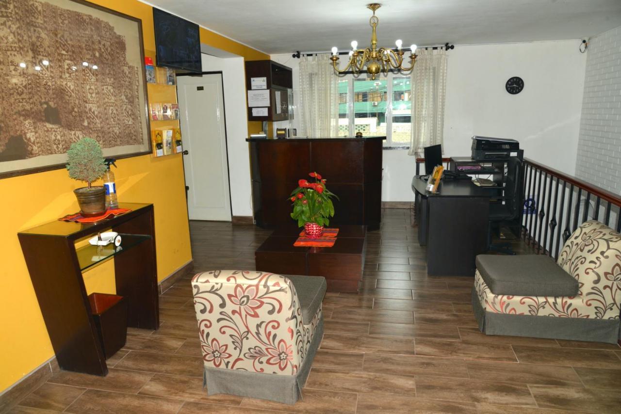 Residencial Carlos Bed and breakfast 3*