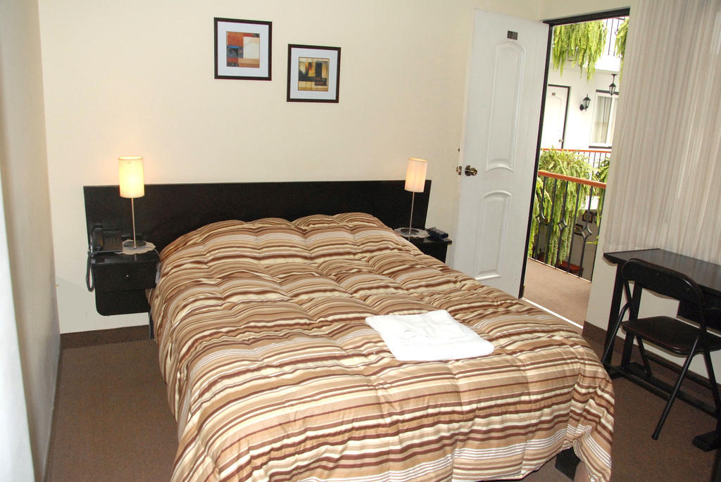 Bed and breakfast Residencial Carlos 3*