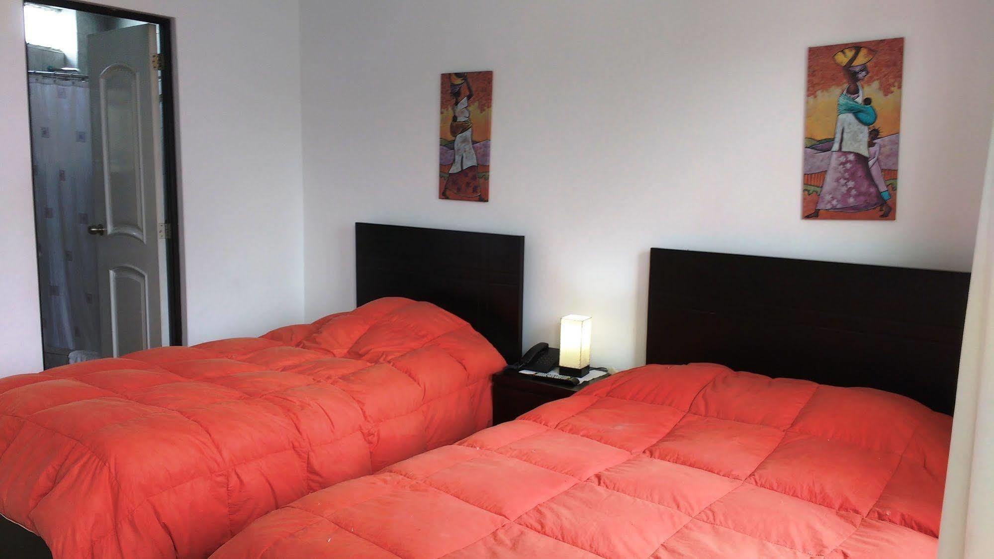 Bed and breakfast Residencial Carlos 3*