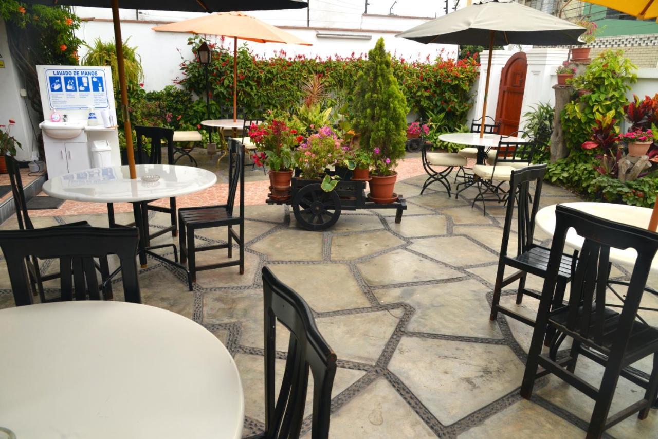 Acomodação com café da manhã  Residencial Carlos 3*
