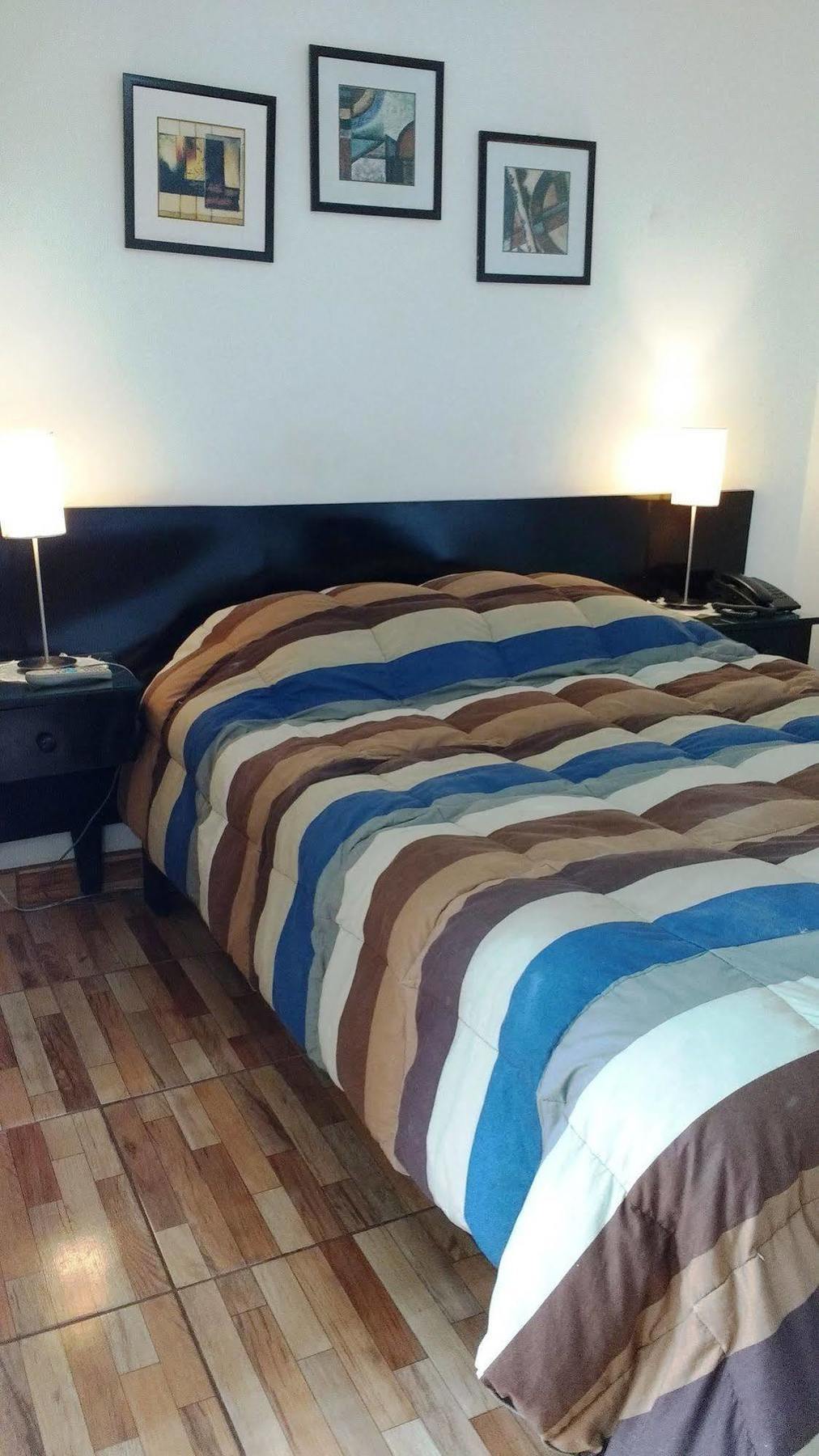 Residencial Carlos Acomodação com café da manhã  3*
