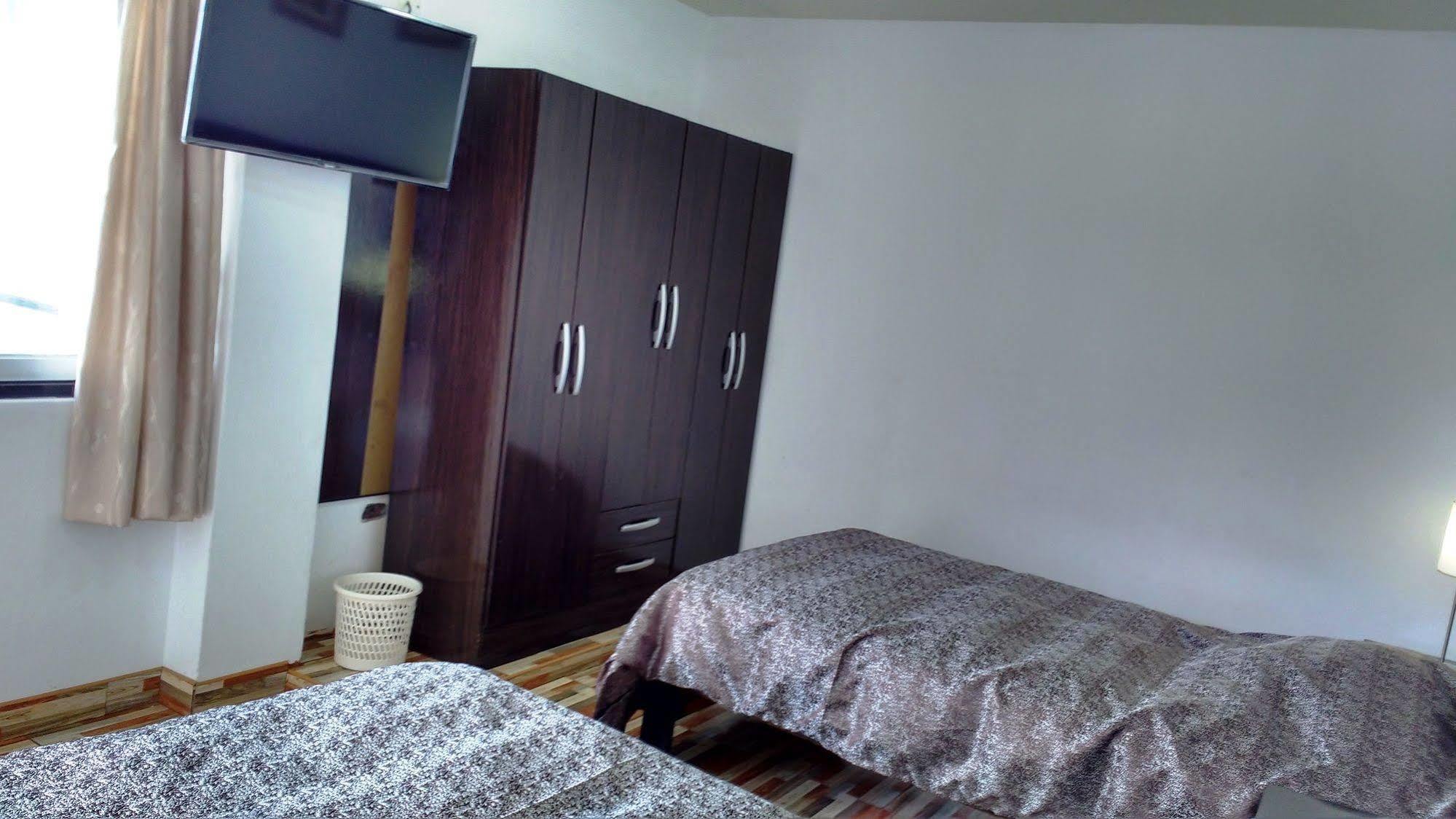 Residencial Carlos 3*